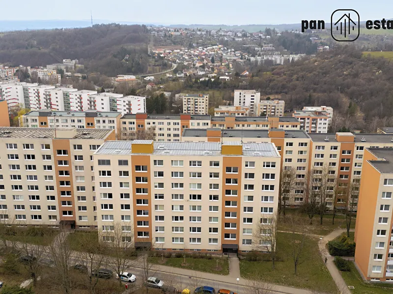 2+1 ve Zlíně s výhledem do zeleně, dvěma sklepy a nízkými ná